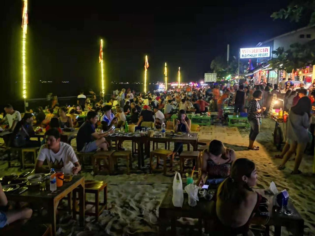 Venetian Poseidon Pool Hotel Bãi biển Jomtien Ngoại thất bức ảnh